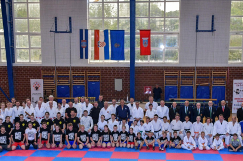 Bogata međunarodna zajednica i prilike za usavršavanje